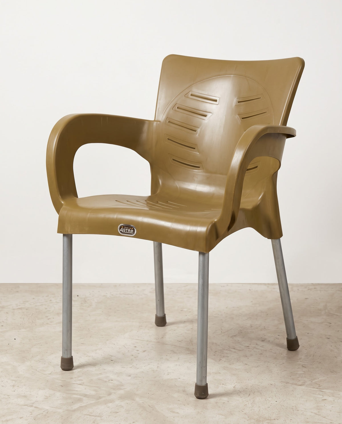 4Star Relaxo Premium Plastic Armchair with Strong Metal Legs | Indoor & Outdoor Chair
